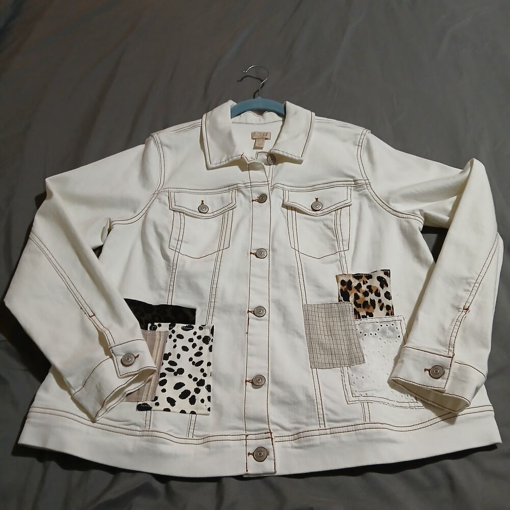 LOGO Lavish White denim jacket size 12 animal print patches easy care jean